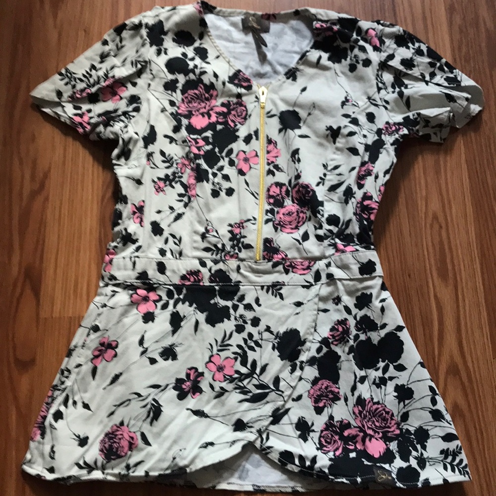Front zip peplum jaanuu scrub top